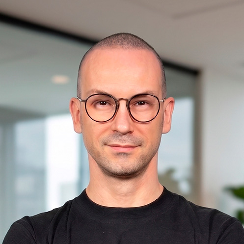 Florian Hofmann headshot